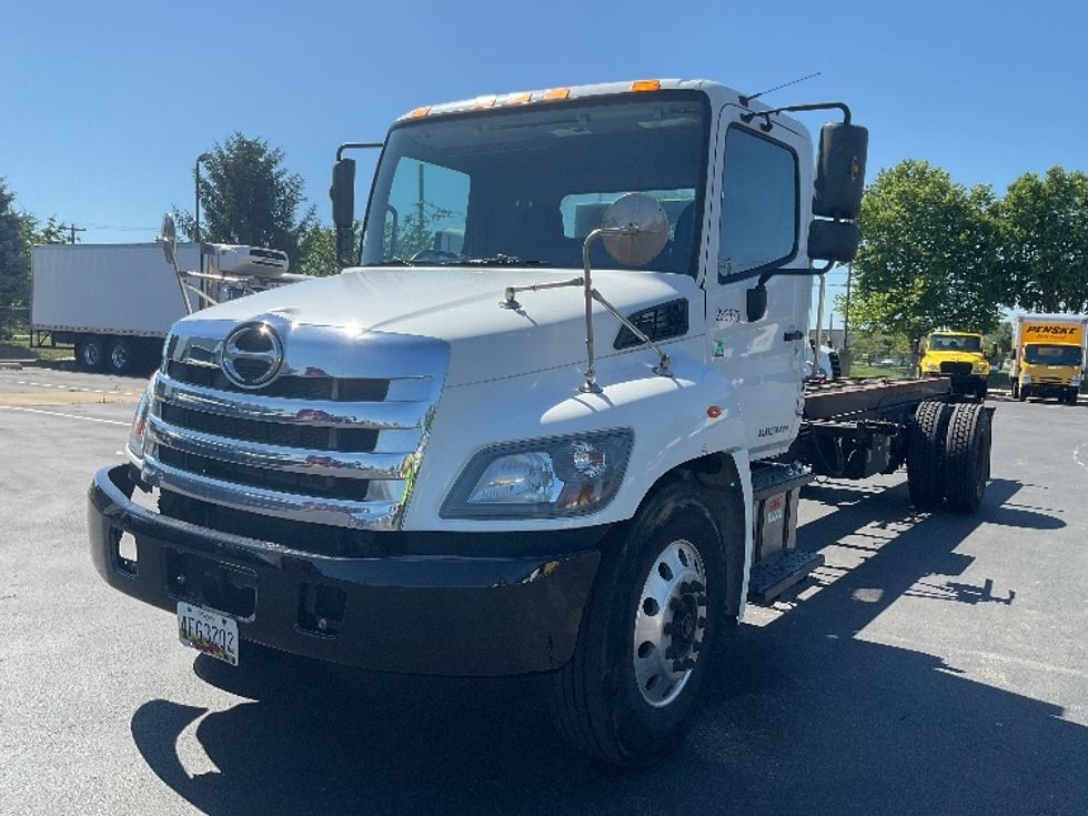 Cab and Chassis Truck-Light and Medium Duty Trucks-Hino-2019-268-New Castle-DE-266,030\n\t\tmiles-$ 25,750 - Image 3