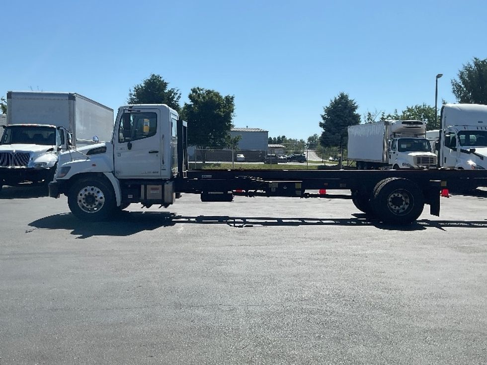 Cab and Chassis Truck-Light and Medium Duty Trucks-Hino-2019-268-New Castle-DE-266,030\n\t\tmiles-$ 25,750 - Image 4