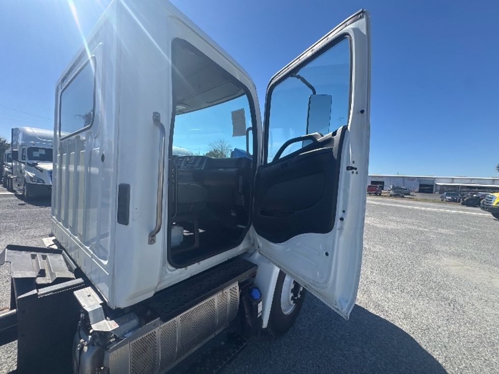 Cab and Chassis Truck-Light and Medium Duty Trucks-Hino-2019-268-Ocala-FL-187,718\n\t\tmiles-$ 31,250 - Image 15