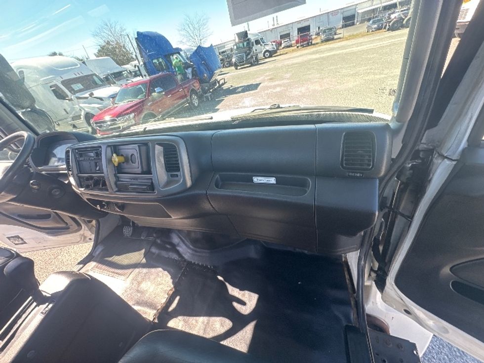 Cab and Chassis Truck-Light and Medium Duty Trucks-Hino-2019-268-Ocala-FL-187,718\n\t\tmiles-$ 31,250 - Image 16