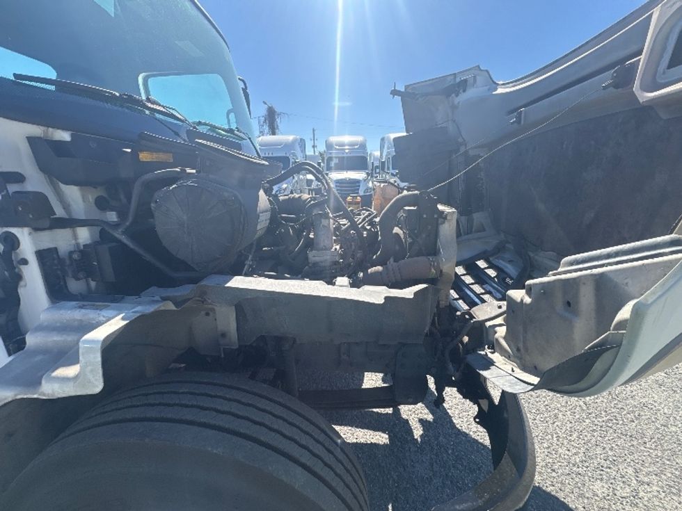 Cab and Chassis Truck-Light and Medium Duty Trucks-Hino-2019-268-Ocala-FL-187,718\n\t\tmiles-$ 31,250 - Image 18