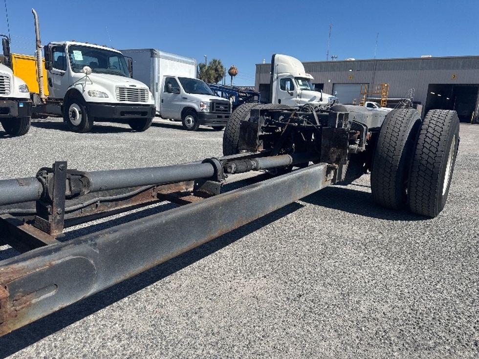 Cab and Chassis Truck-Light and Medium Duty Trucks-Hino-2019-268-Ocala-FL-187,718\n\t\tmiles-$ 31,250 - Image 5