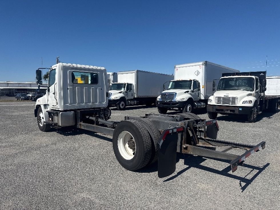 Cab and Chassis Truck-Light and Medium Duty Trucks-Hino-2019-268-Ocala-FL-187,718\n\t\tmiles-$ 31,250 - Image 6