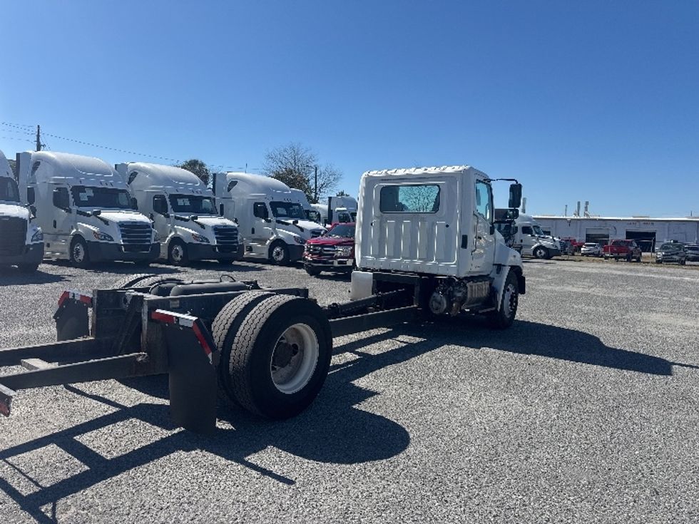 Cab and Chassis Truck-Light and Medium Duty Trucks-Hino-2019-268-Ocala-FL-187,718\n\t\tmiles-$ 31,250 - Image 8
