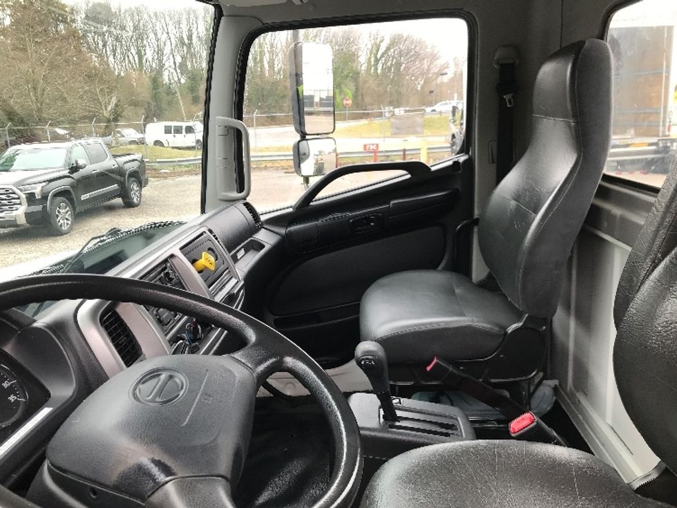 Cab and Chassis Truck-Light and Medium Duty Trucks-Hino-2019-268-Prince George-VA-104,149\n\t\tmiles-$ 49,000 - Image 17