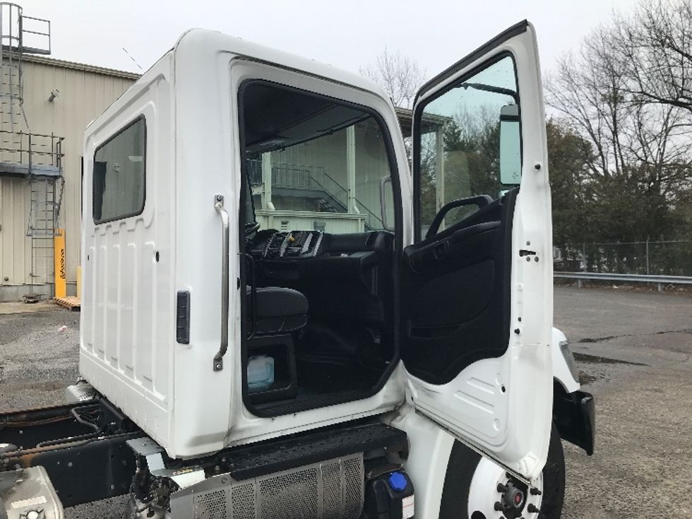 Cab and Chassis Truck-Light and Medium Duty Trucks-Hino-2019-268-Prince George-VA-104,149\n\t\tmiles-$ 49,000 - Image 18
