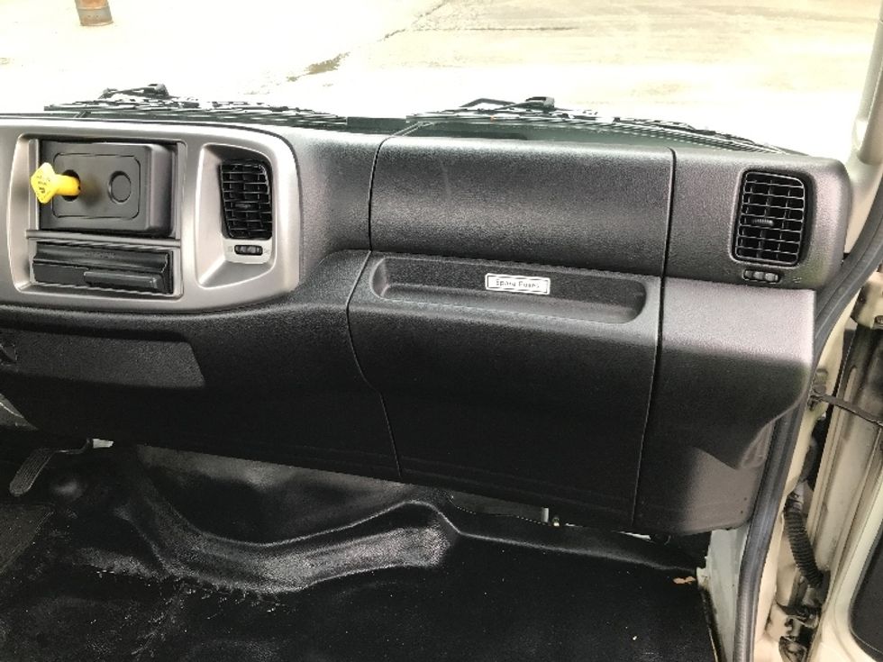 Cab and Chassis Truck-Light and Medium Duty Trucks-Hino-2019-268-Prince George-VA-104,149\n\t\tmiles-$ 49,000 - Image 19