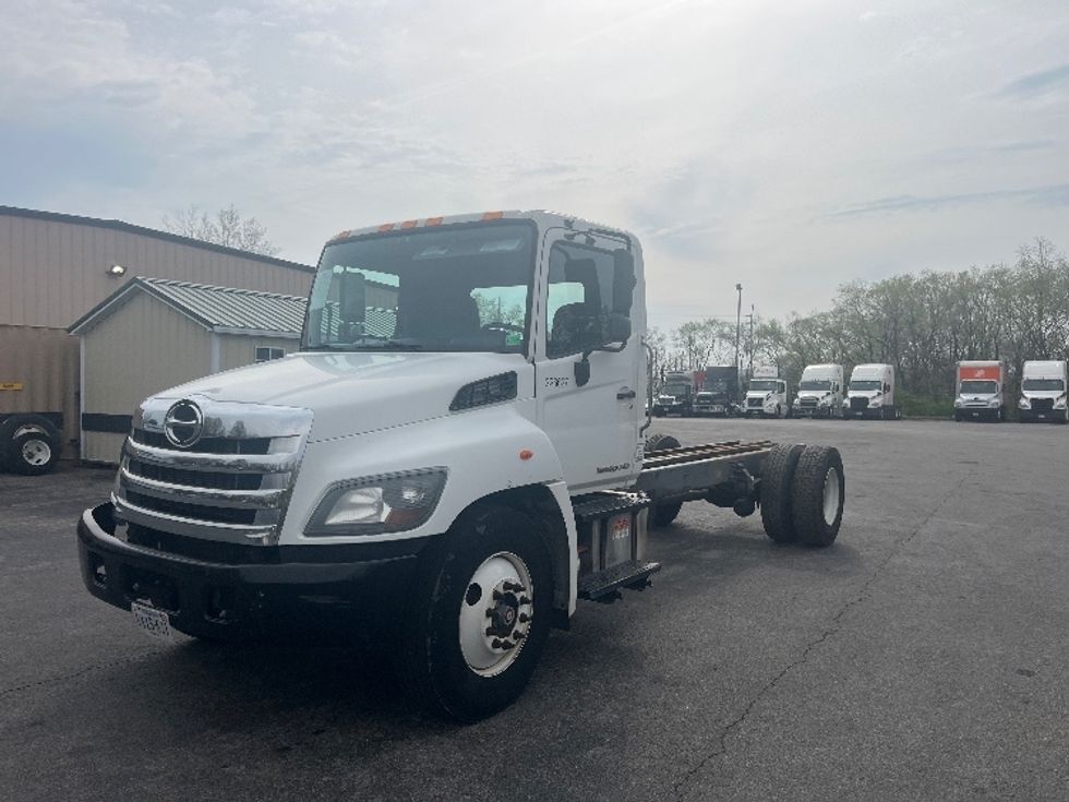 Cab and Chassis Truck-Light and Medium Duty Trucks-Hino-2019-268-Salem-VA-114,267\n\t\tmiles-$ 48,250 - Image 1