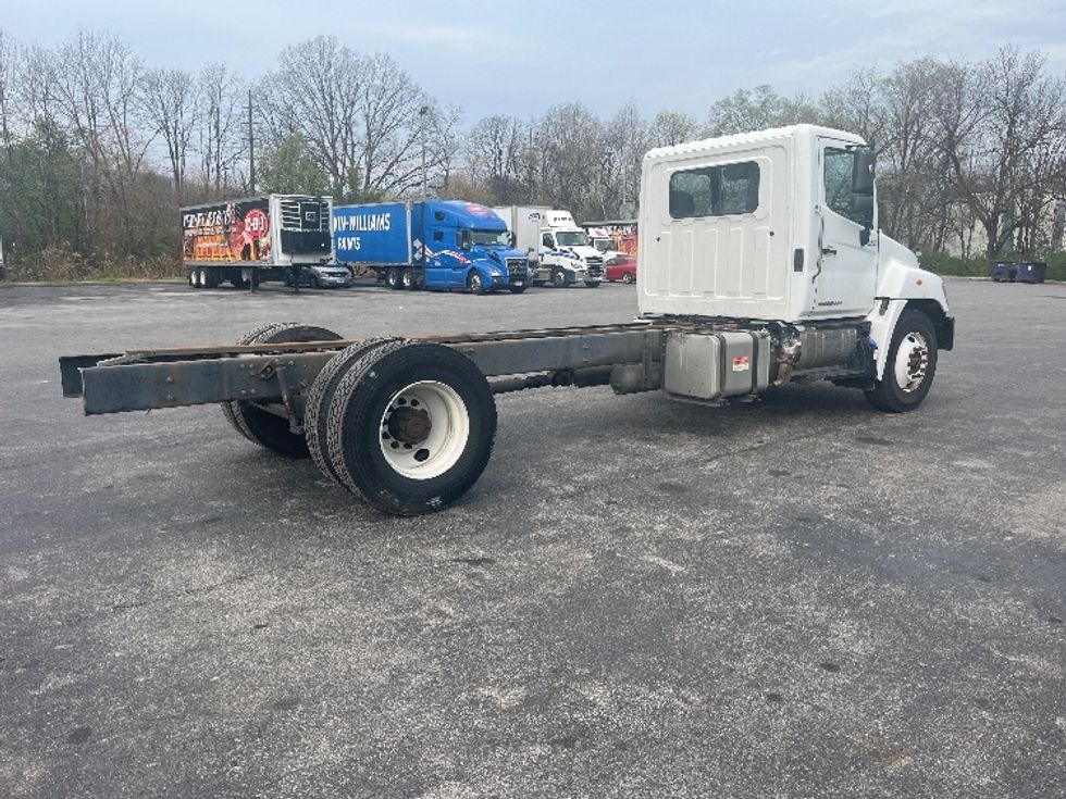 Cab and Chassis Truck-Light and Medium Duty Trucks-Hino-2019-268-Salem-VA-114,267\n\t\tmiles-$ 48,250 - Image 12
