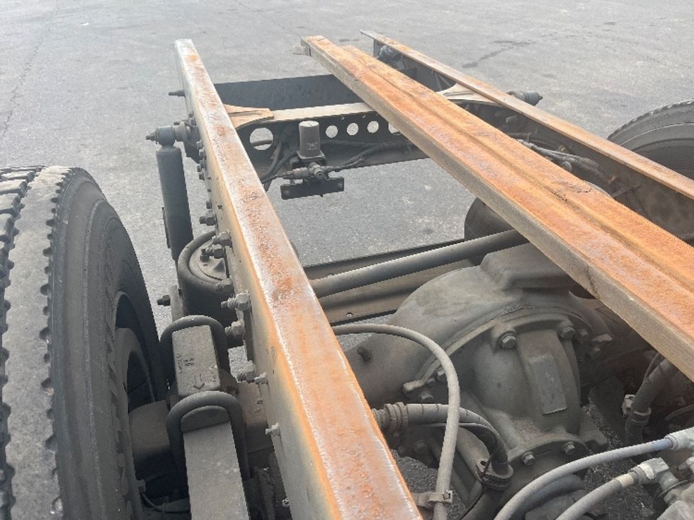 Cab and Chassis Truck-Light and Medium Duty Trucks-Hino-2019-268-Salem-VA-114,267\n\t\tmiles-$ 48,250 - Image 13