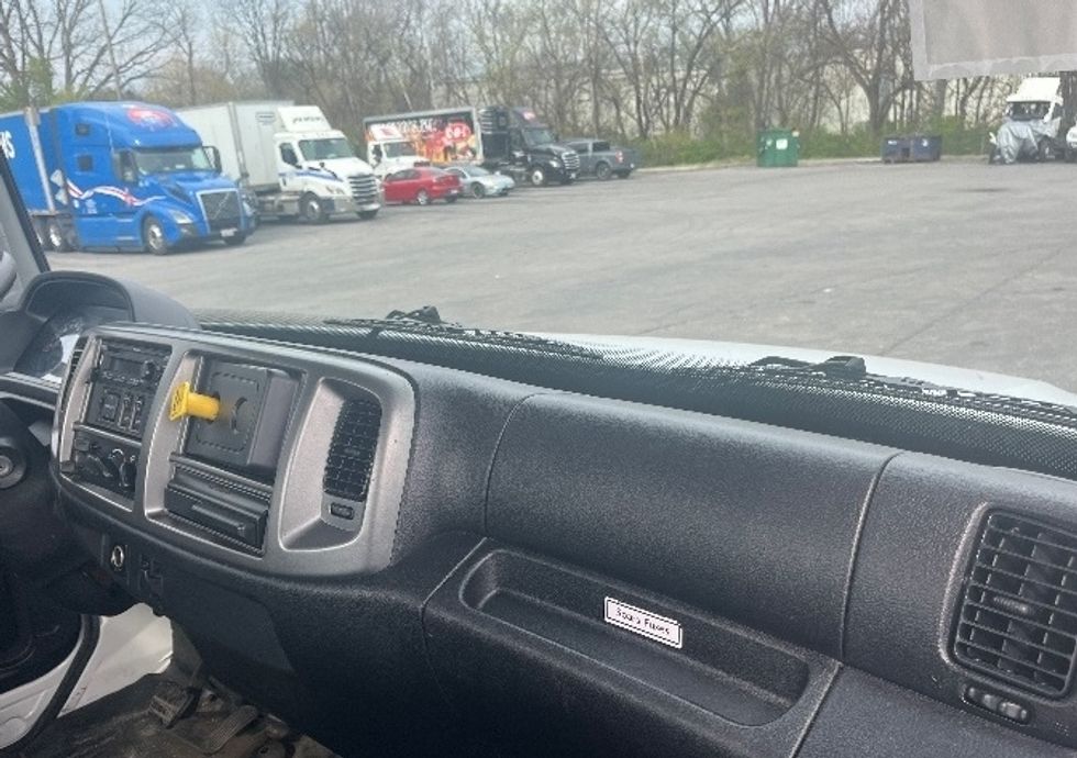 Cab and Chassis Truck-Light and Medium Duty Trucks-Hino-2019-268-Salem-VA-114,267\n\t\tmiles-$ 48,250 - Image 19