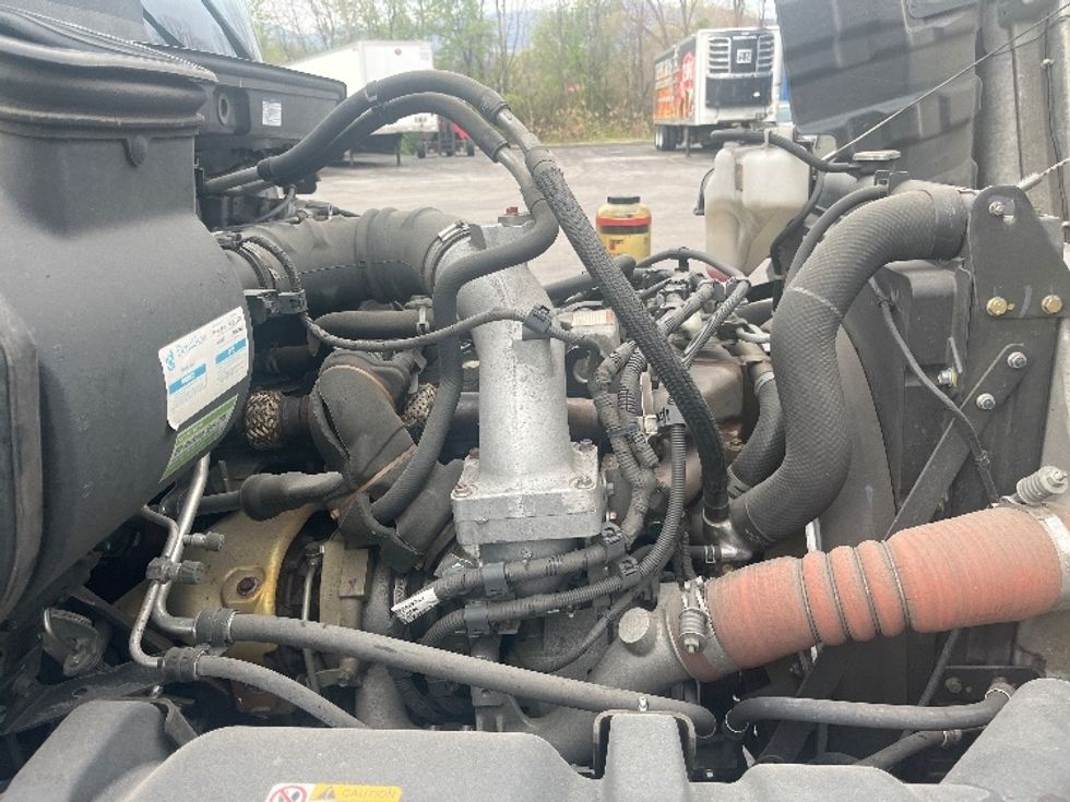 Cab and Chassis Truck-Light and Medium Duty Trucks-Hino-2019-268-Salem-VA-114,267\n\t\tmiles-$ 48,250 - Image 22