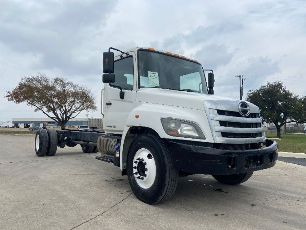 Cab and Chassis Truck-Light and Medium Duty Trucks-Hino-2019-268-San Antonio-TX-178,284\n\t\tmiles-$ 41,750 - Image 1