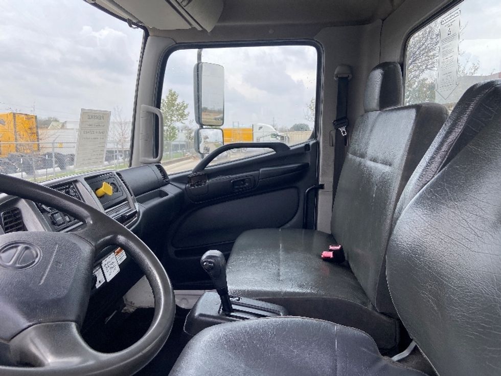 Cab and Chassis Truck-Light and Medium Duty Trucks-Hino-2019-268-San Antonio-TX-178,284\n\t\tmiles-$ 41,750 - Image 13