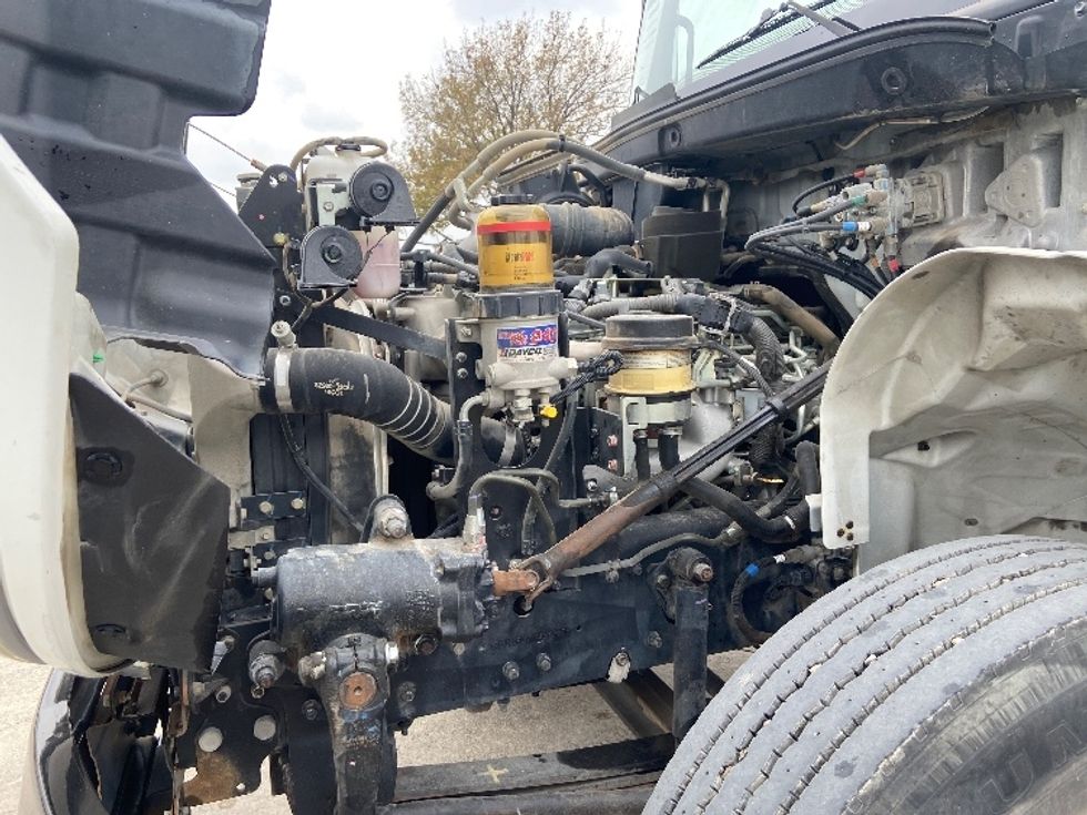 Cab and Chassis Truck-Light and Medium Duty Trucks-Hino-2019-268-San Antonio-TX-178,284\n\t\tmiles-$ 41,750 - Image 14