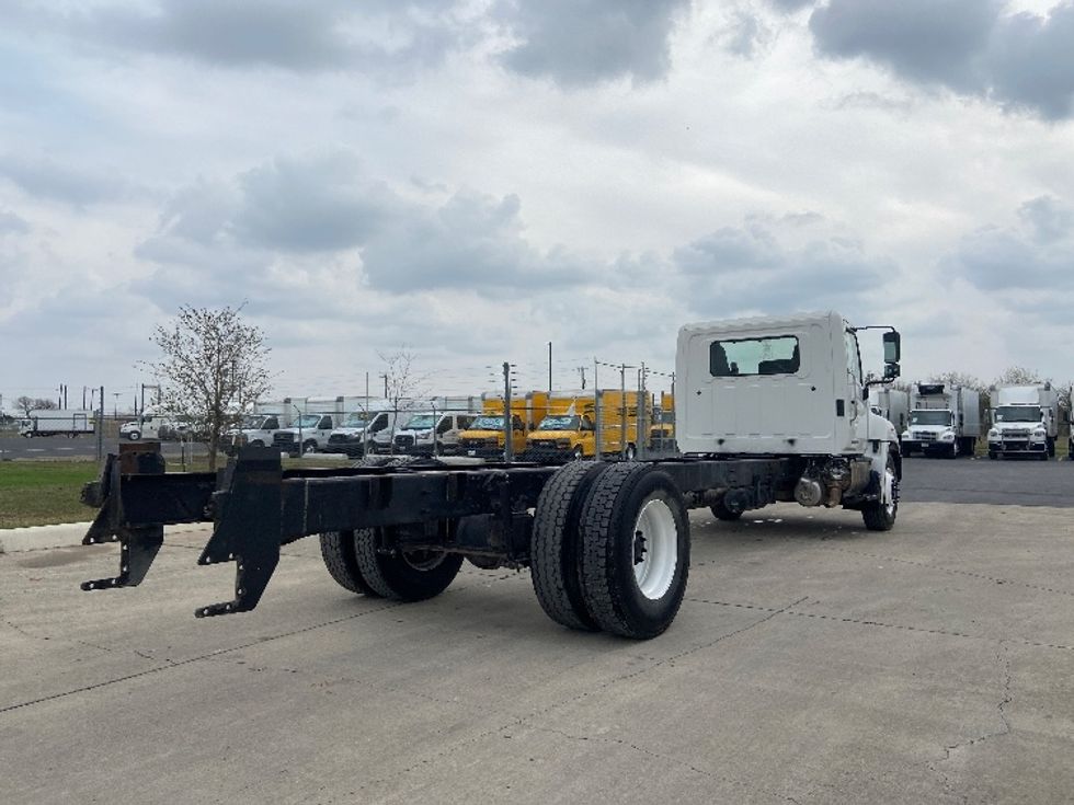 Cab and Chassis Truck-Light and Medium Duty Trucks-Hino-2019-268-San Antonio-TX-178,284\n\t\tmiles-$ 41,750 - Image 15