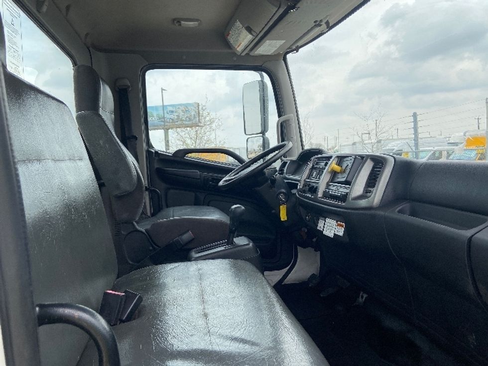 Cab and Chassis Truck-Light and Medium Duty Trucks-Hino-2019-268-San Antonio-TX-178,284\n\t\tmiles-$ 41,750 - Image 18