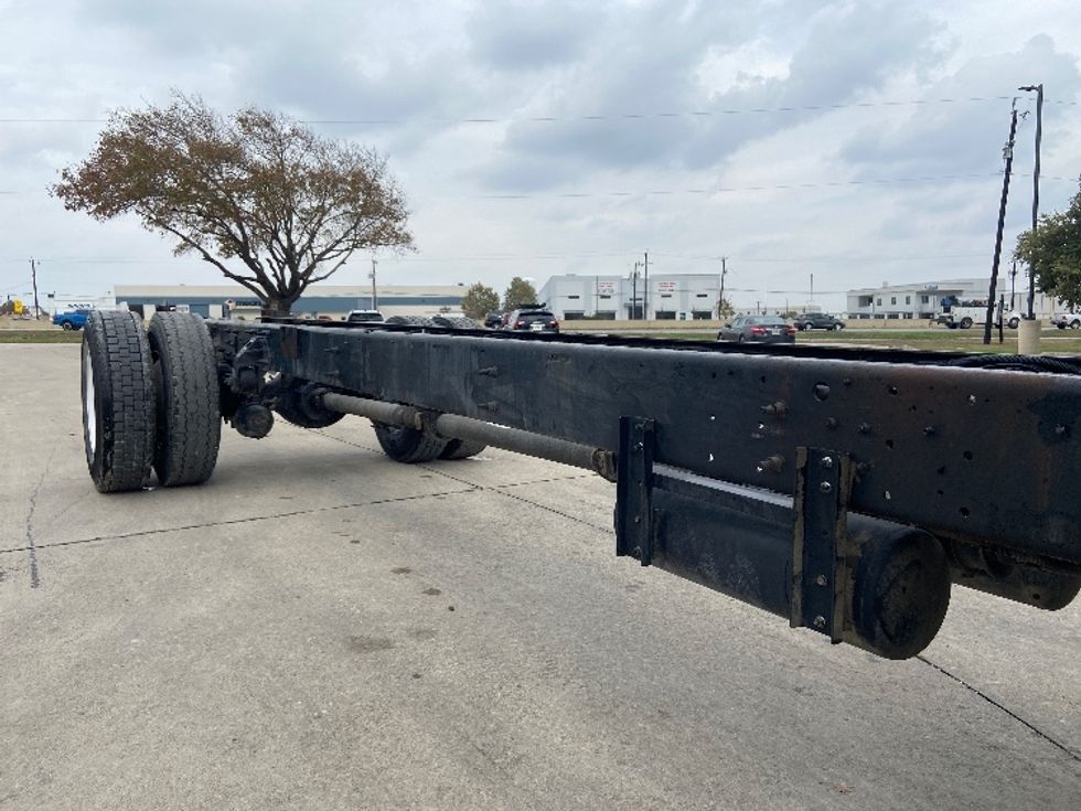 Cab and Chassis Truck-Light and Medium Duty Trucks-Hino-2019-268-San Antonio-TX-178,284\n\t\tmiles-$ 41,750 - Image 8