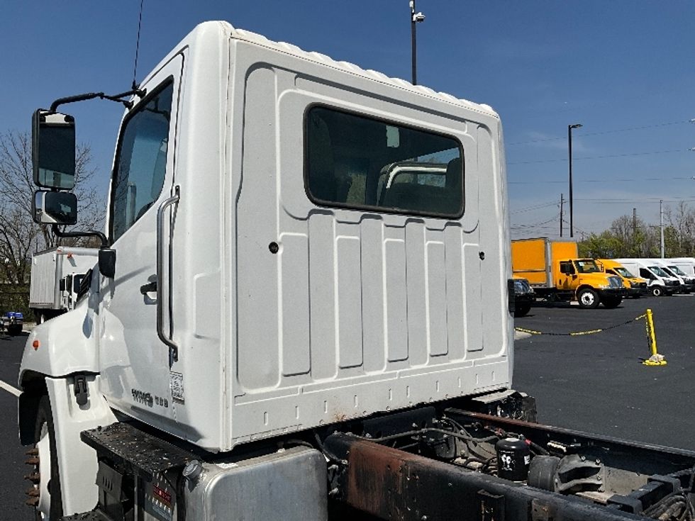 Cab and Chassis Truck-Light and Medium Duty Trucks-Hino-2019-338-Atlanta (Forest Park)-GA-219,009\n\t\tmiles-$ 33,750 - Image 20