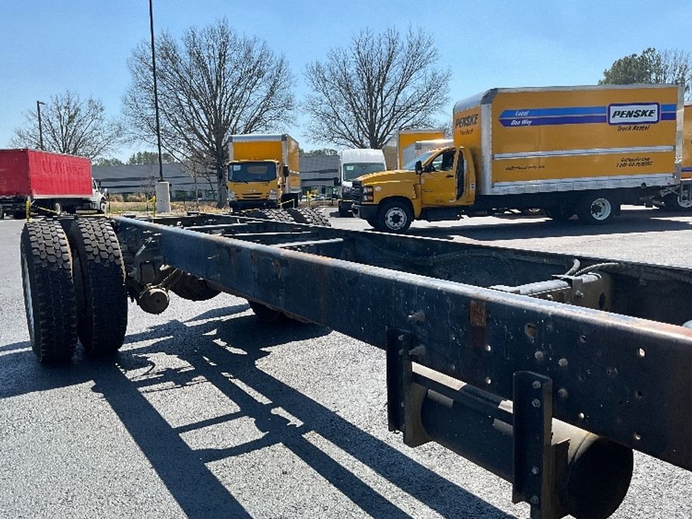 Cab and Chassis Truck-Light and Medium Duty Trucks-Hino-2019-338-Atlanta (Forest Park)-GA-219,009\n\t\tmiles-$ 33,750 - Image 9