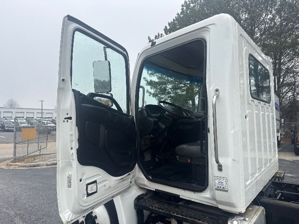 Cab and Chassis Truck-Light and Medium Duty Trucks-Hino-2019-338-Conyers-GA-259,346\n\t\tmiles-$ 27,750 - Image 12