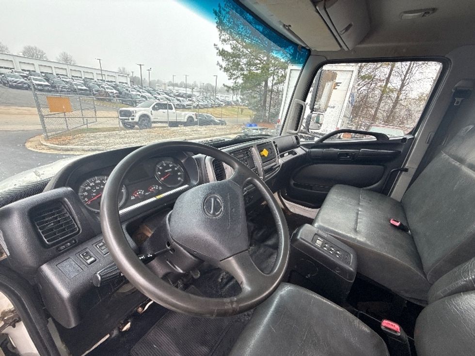 Cab and Chassis Truck-Light and Medium Duty Trucks-Hino-2019-338-Conyers-GA-259,346\n\t\tmiles-$ 27,750 - Image 13