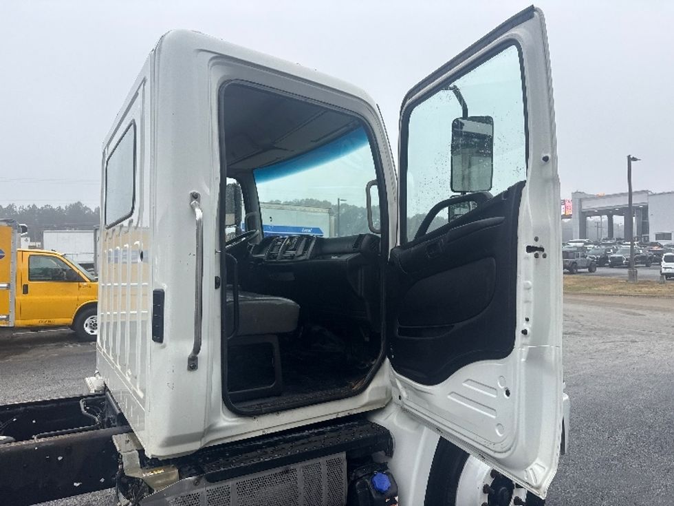 Cab and Chassis Truck-Light and Medium Duty Trucks-Hino-2019-338-Conyers-GA-259,346\n\t\tmiles-$ 27,750 - Image 16
