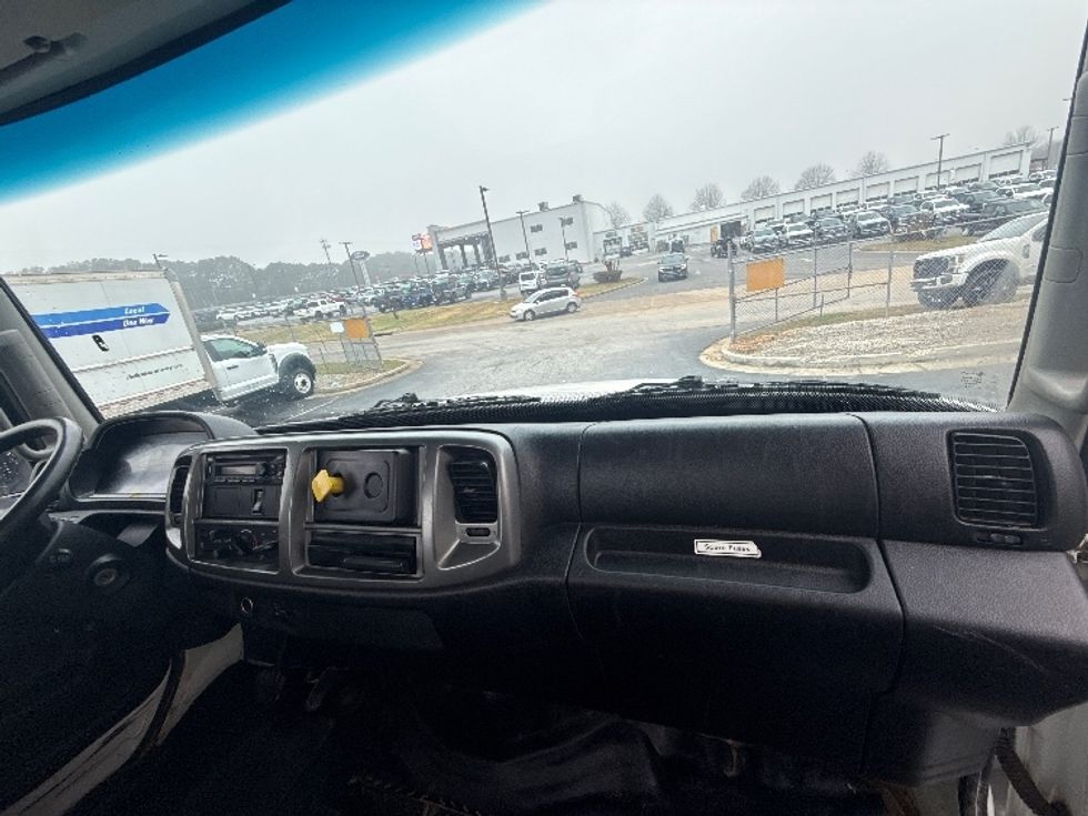 Cab and Chassis Truck-Light and Medium Duty Trucks-Hino-2019-338-Conyers-GA-259,346\n\t\tmiles-$ 27,750 - Image 17