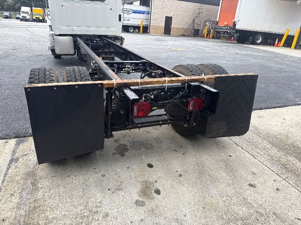 Cab and Chassis Truck-Light and Medium Duty Trucks-Hino-2019-338-Conyers-GA-259,346\n\t\tmiles-$ 27,750 - Image 25