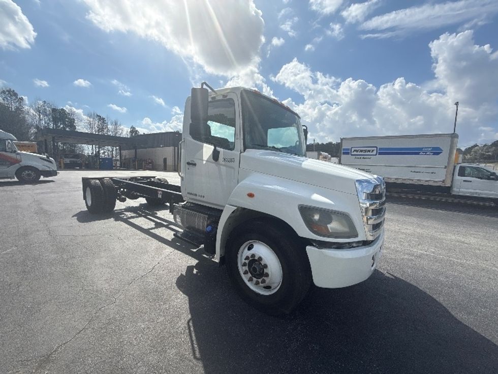 Cab and Chassis Truck-Light and Medium Duty Trucks-Hino-2019-338-Duluth-GA-192,192\n\t\tmiles-$ 37,500 - Image 1
