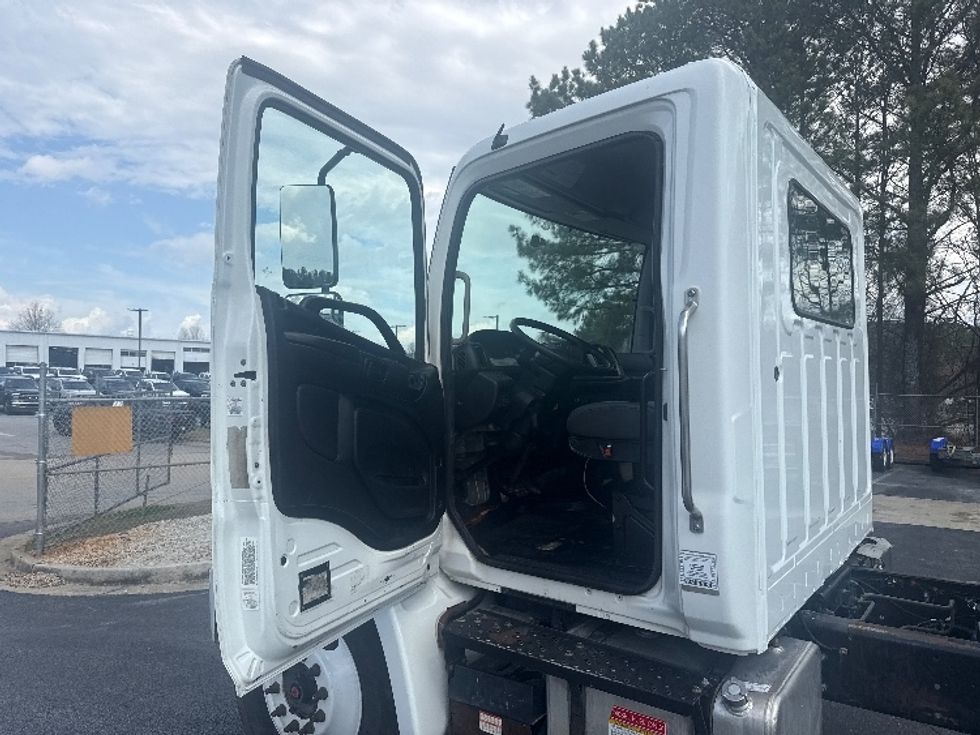 Cab and Chassis Truck-Light and Medium Duty Trucks-Hino-2019-338-Duluth-GA-192,192\n\t\tmiles-$ 37,500 - Image 11