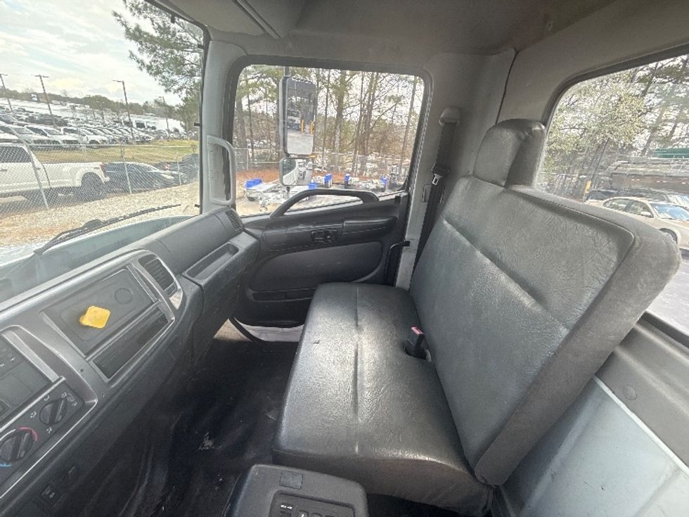 Cab and Chassis Truck-Light and Medium Duty Trucks-Hino-2019-338-Duluth-GA-192,192\n\t\tmiles-$ 37,500 - Image 14