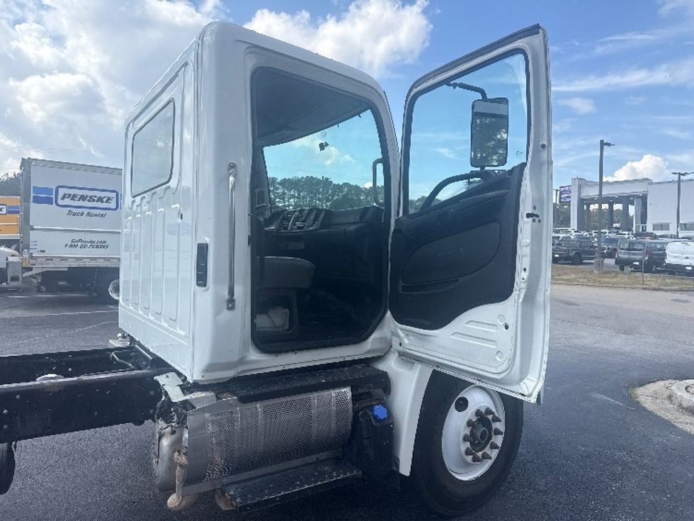 Cab and Chassis Truck-Light and Medium Duty Trucks-Hino-2019-338-Duluth-GA-192,192\n\t\tmiles-$ 37,500 - Image 15
