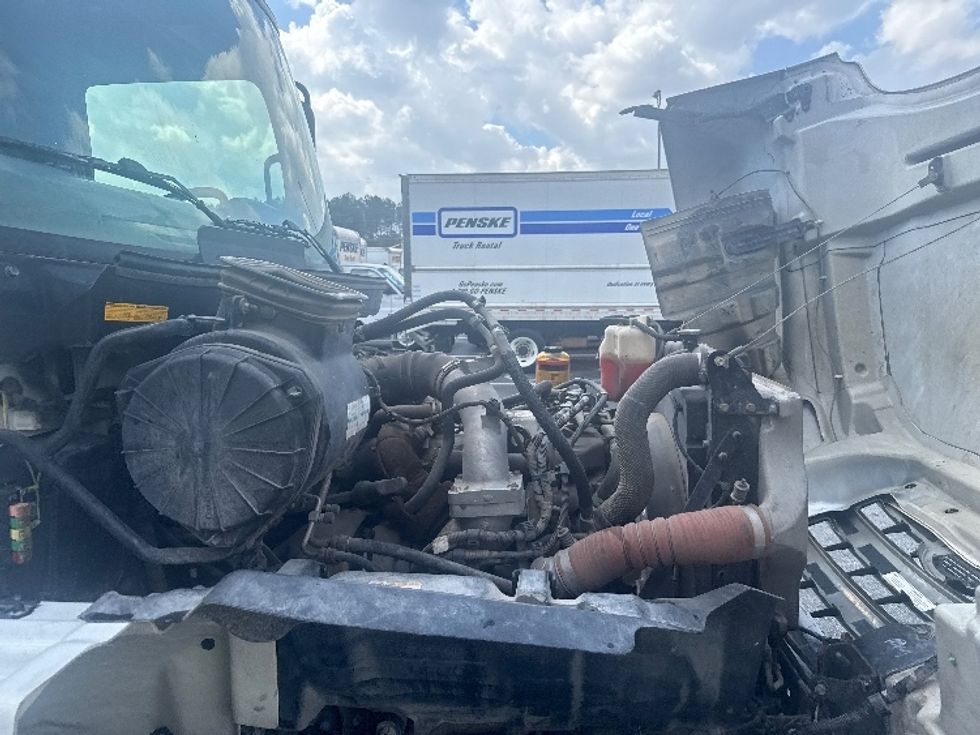 Cab and Chassis Truck-Light and Medium Duty Trucks-Hino-2019-338-Duluth-GA-192,192\n\t\tmiles-$ 37,500 - Image 19