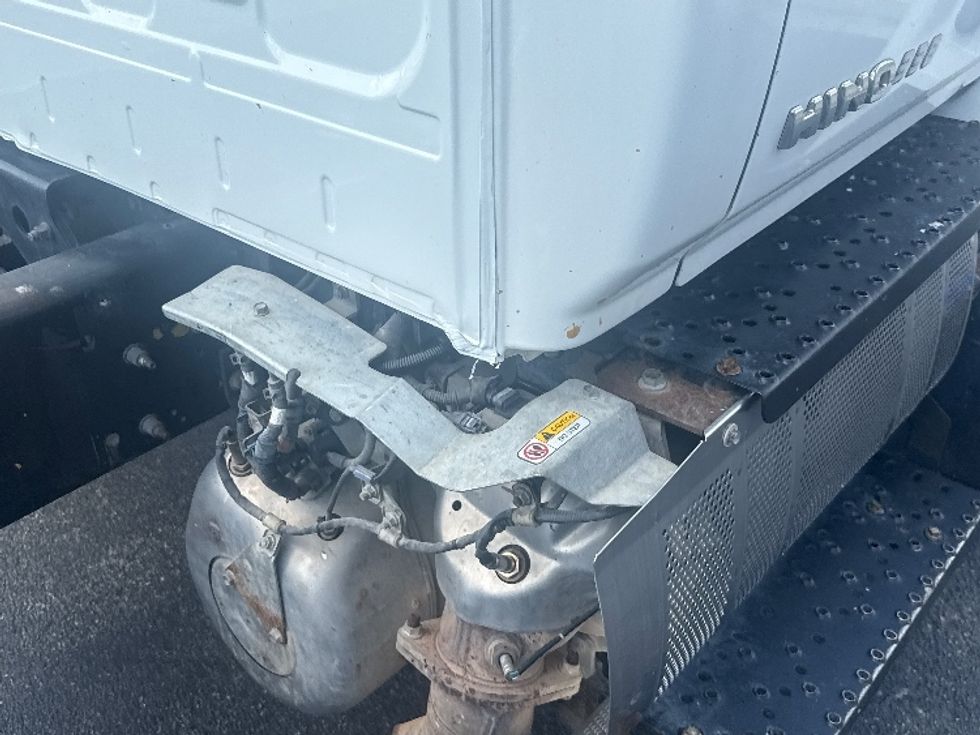 Cab and Chassis Truck-Light and Medium Duty Trucks-Hino-2019-338-Duluth-GA-192,192\n\t\tmiles-$ 37,500 - Image 23