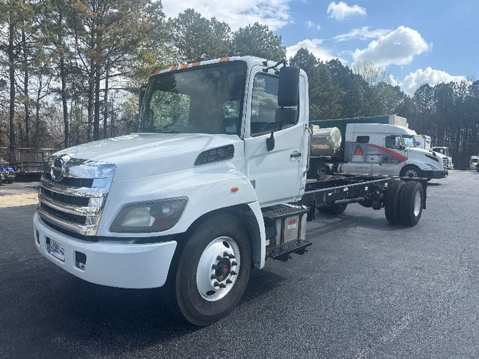 Cab and Chassis Truck-Light and Medium Duty Trucks-Hino-2019-338-Duluth-GA-192,192\n\t\tmiles-$ 37,500 - Image 3