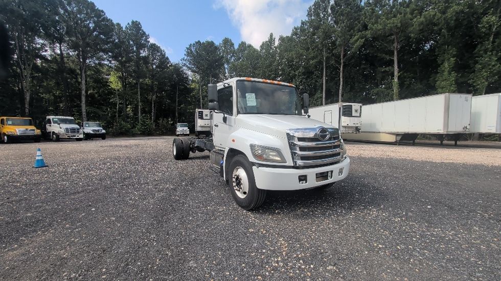 Cab and Chassis Truck-Light and Medium Duty Trucks-Hino-2019-338-Suwanee-GA-222,346\n\t\tmiles-$ 33,500 - Image 1