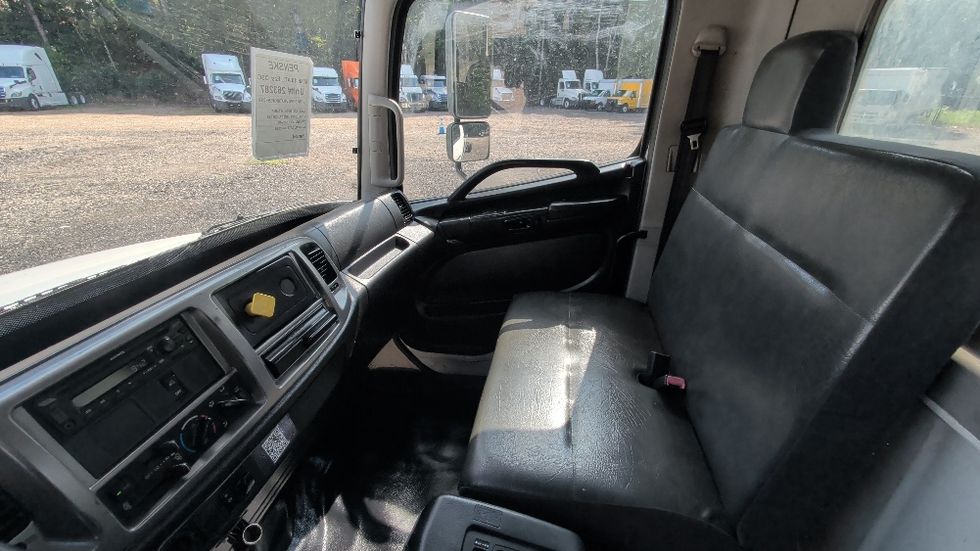 Cab and Chassis Truck-Light and Medium Duty Trucks-Hino-2019-338-Suwanee-GA-222,346\n\t\tmiles-$ 33,500 - Image 14