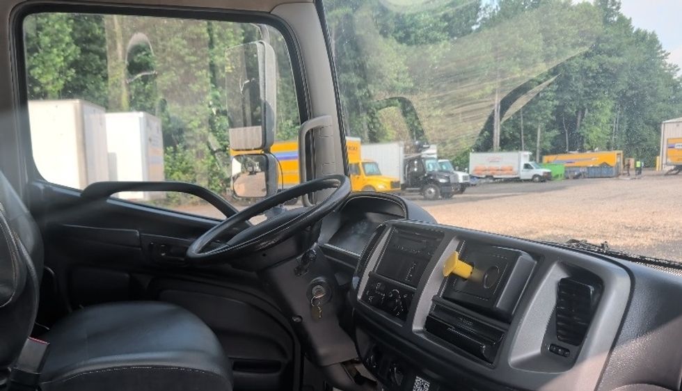 Cab and Chassis Truck-Light and Medium Duty Trucks-Hino-2019-338-Suwanee-GA-222,346\n\t\tmiles-$ 33,500 - Image 17
