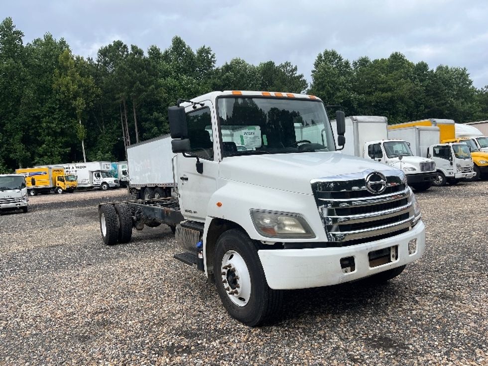 Cab and Chassis Truck-Light and Medium Duty Trucks-Hino-2019-338-Suwanee-GA-250,524\n\t\tmiles-$ 30,000 - Image 1