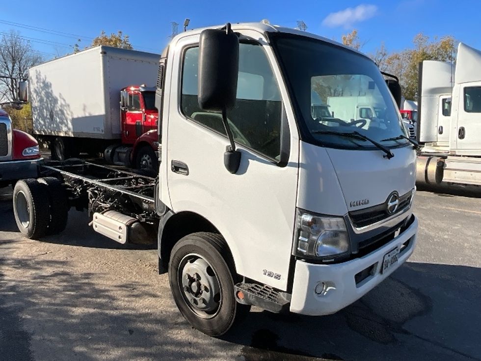 Cab and Chassis Truck-Light and Medium Duty Trucks-Hino-2020-195-London-ON-283,982\n\t\tkm-$ 41,250 - Image 1