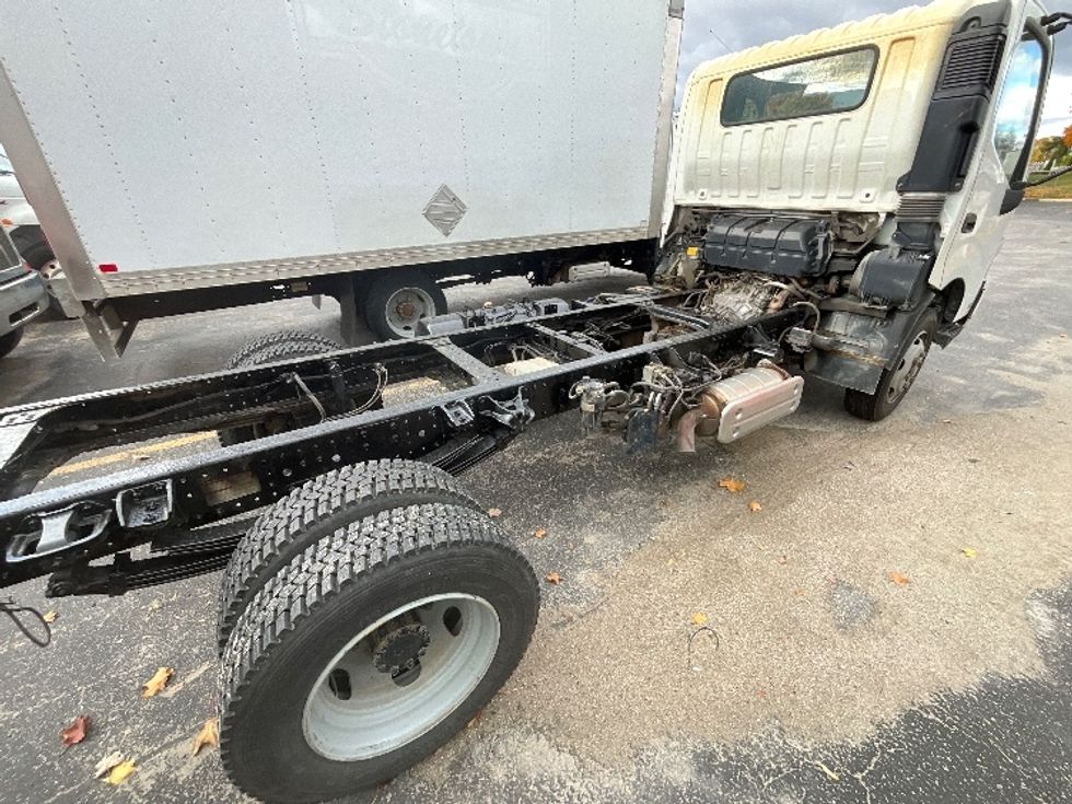 Cab and Chassis Truck-Light and Medium Duty Trucks-Hino-2020-195-London-ON-283,982\n\t\tkm-$ 41,250 - Image 10