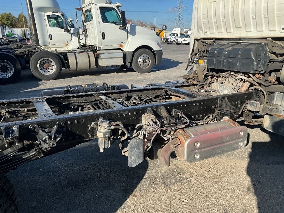 Cab and Chassis Truck-Light and Medium Duty Trucks-Hino-2020-195-London-ON-283,982\n\t\tkm-$ 41,250 - Image 12