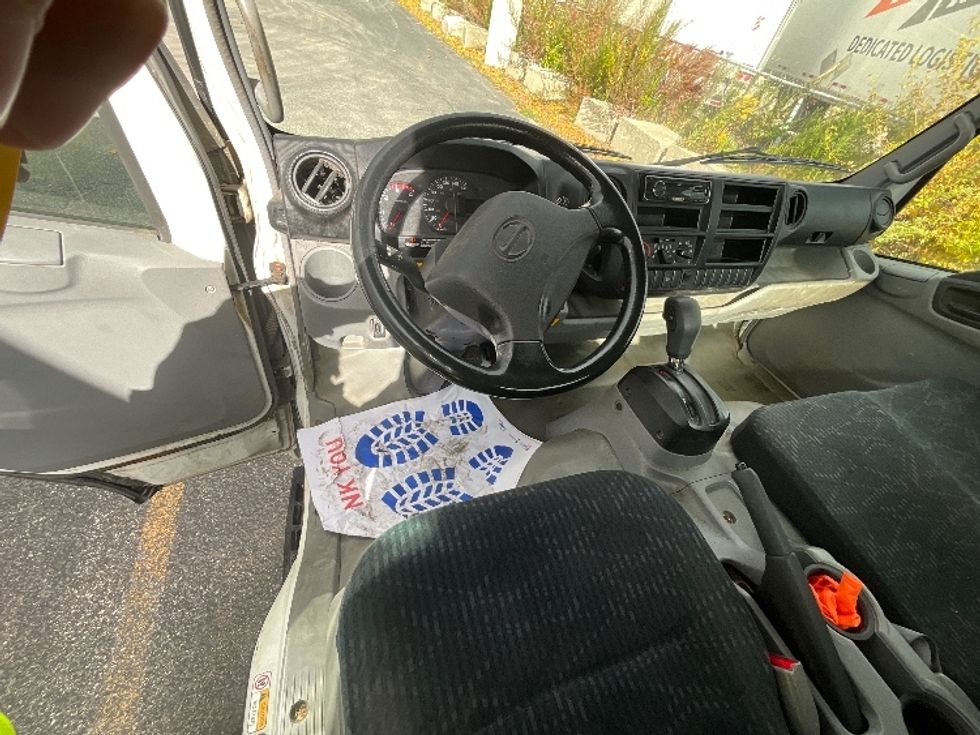 Cab and Chassis Truck-Light and Medium Duty Trucks-Hino-2020-195-London-ON-283,982\n\t\tkm-$ 41,250 - Image 15