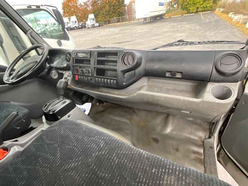 Cab and Chassis Truck-Light and Medium Duty Trucks-Hino-2020-195-London-ON-283,982\n\t\tkm-$ 41,250 - Image 19