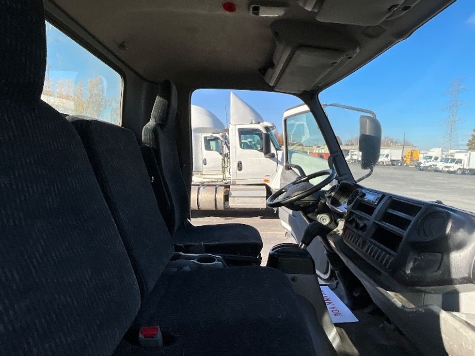 Cab and Chassis Truck-Light and Medium Duty Trucks-Hino-2020-195-London-ON-283,982\n\t\tkm-$ 41,250 - Image 20