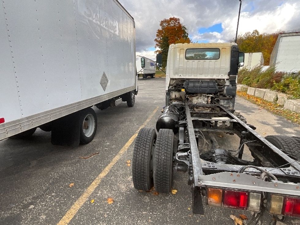 Cab and Chassis Truck-Light and Medium Duty Trucks-Hino-2020-195-London-ON-283,982\n\t\tkm-$ 41,250 - Image 6