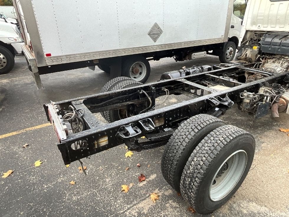 Cab and Chassis Truck-Light and Medium Duty Trucks-Hino-2020-195-London-ON-283,982\n\t\tkm-$ 41,250 - Image 9