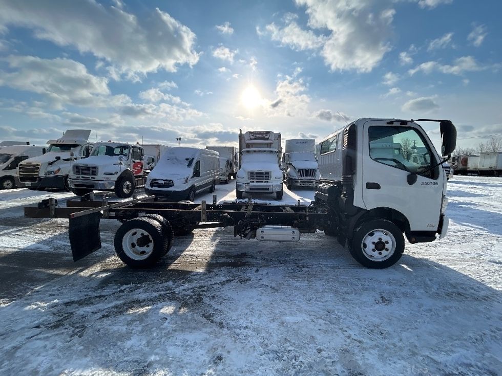 Cab and Chassis Truck-Light and Medium Duty Trucks-Hino-2020-195-Montreal-PQ-248,987\n\t\tkm-$ 47,750 - Image 11