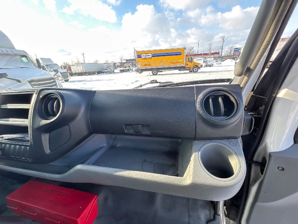 Cab and Chassis Truck-Light and Medium Duty Trucks-Hino-2020-195-Montreal-PQ-248,987\n\t\tkm-$ 47,750 - Image 17